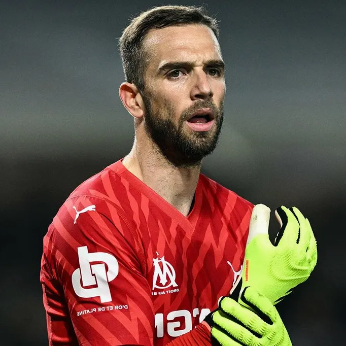 Пау Лопес